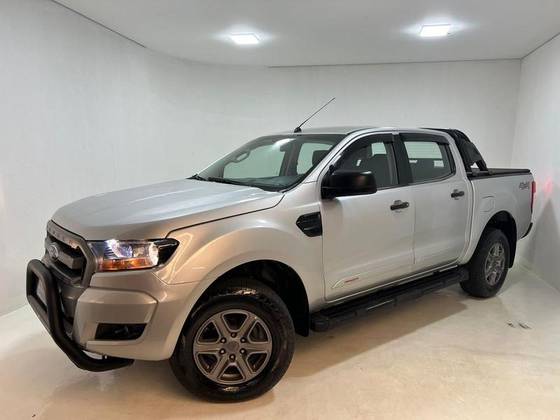 FORD RANGER 2.2 XLS 4X4 CD 16V DIESEL 4P AUTOMÁTICO